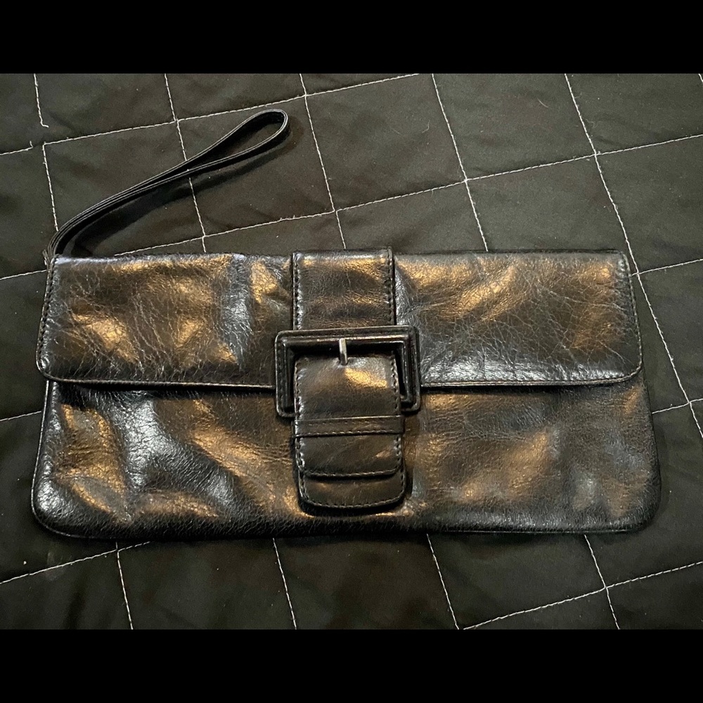 Hobo everyday wristlet/clutch day or night! Offer?